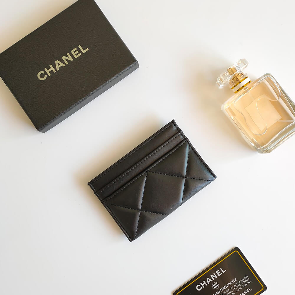 Ch**el 19 CARD HOLDER