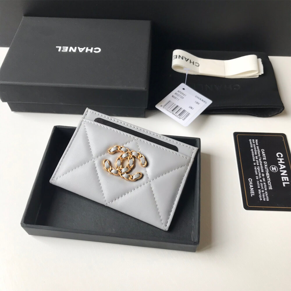 Ch**el 19 CARD HOLDER