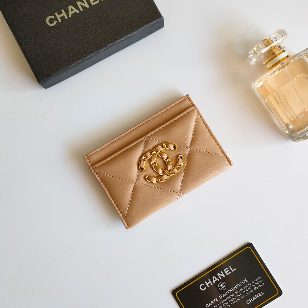 Ch**el 19 CARD HOLDER