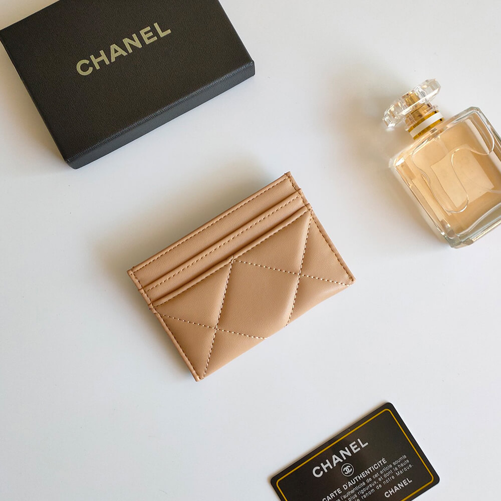 Ch**el 19 CARD HOLDER