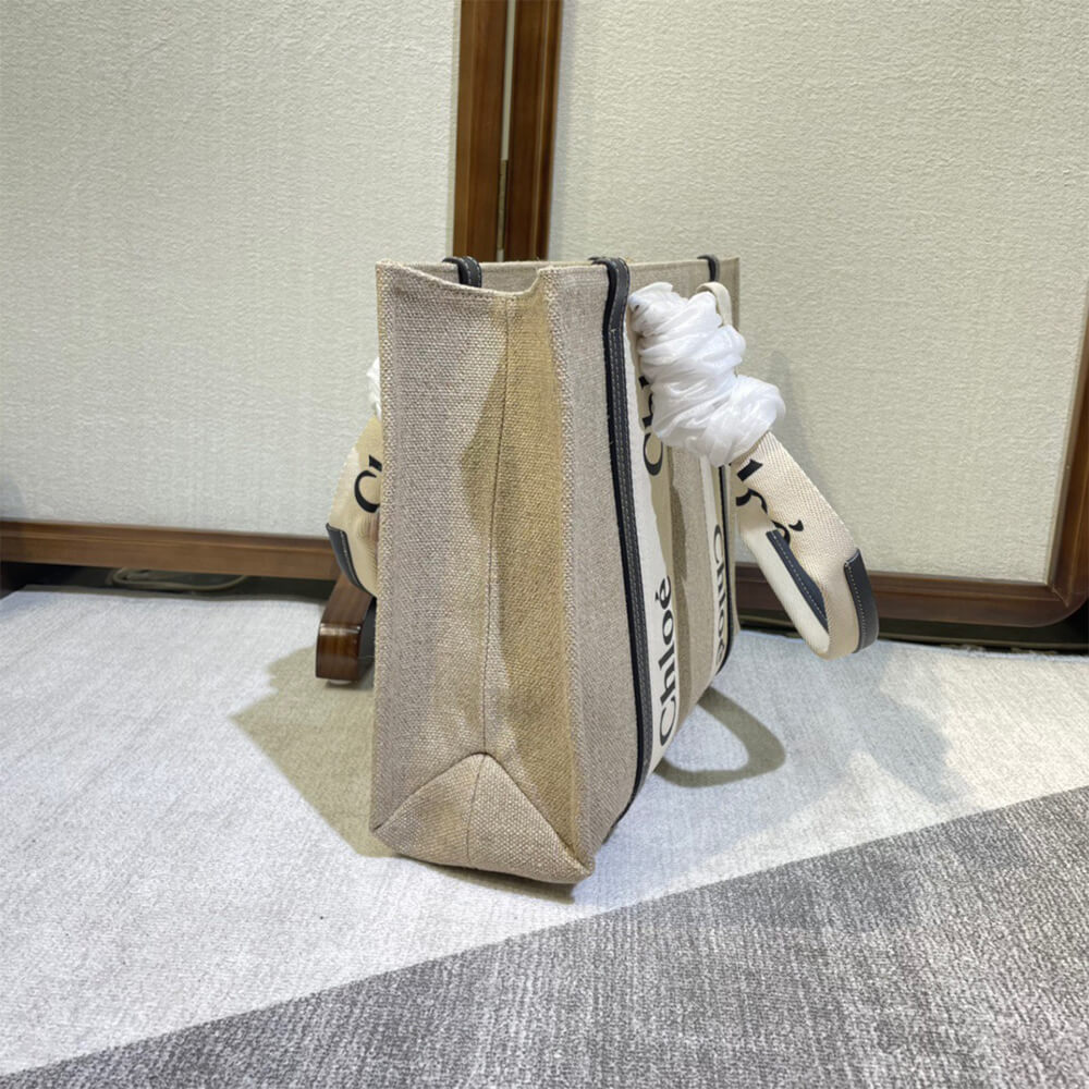 Ch10e medium woody tote bag