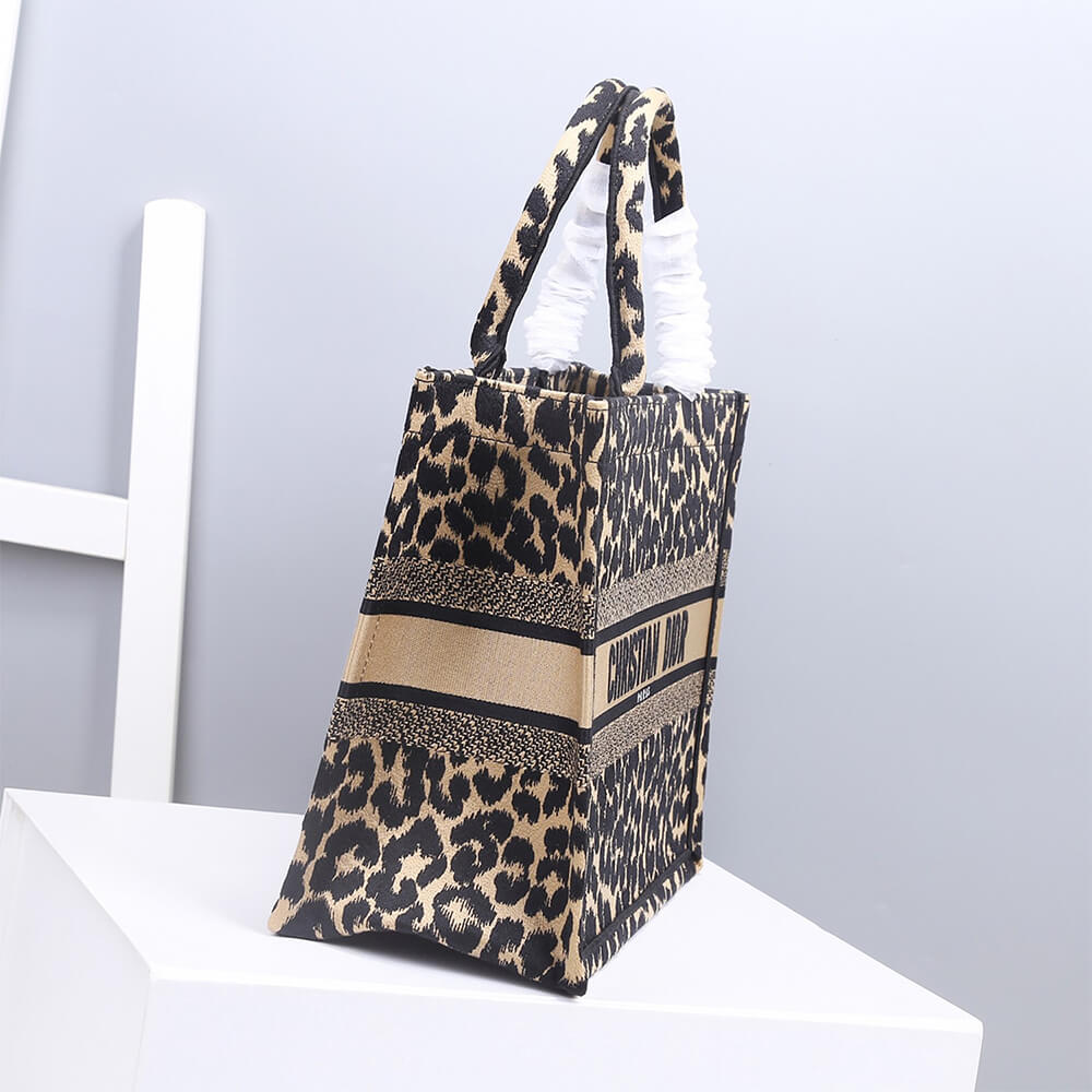 MEDIUM D10r BOOK TOTE