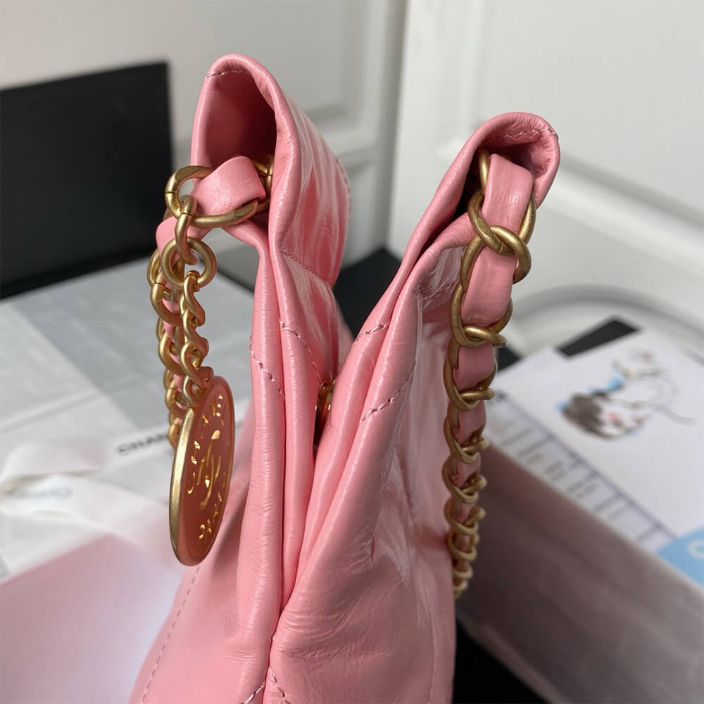 Ch**el 22 SMALL HANDBAG