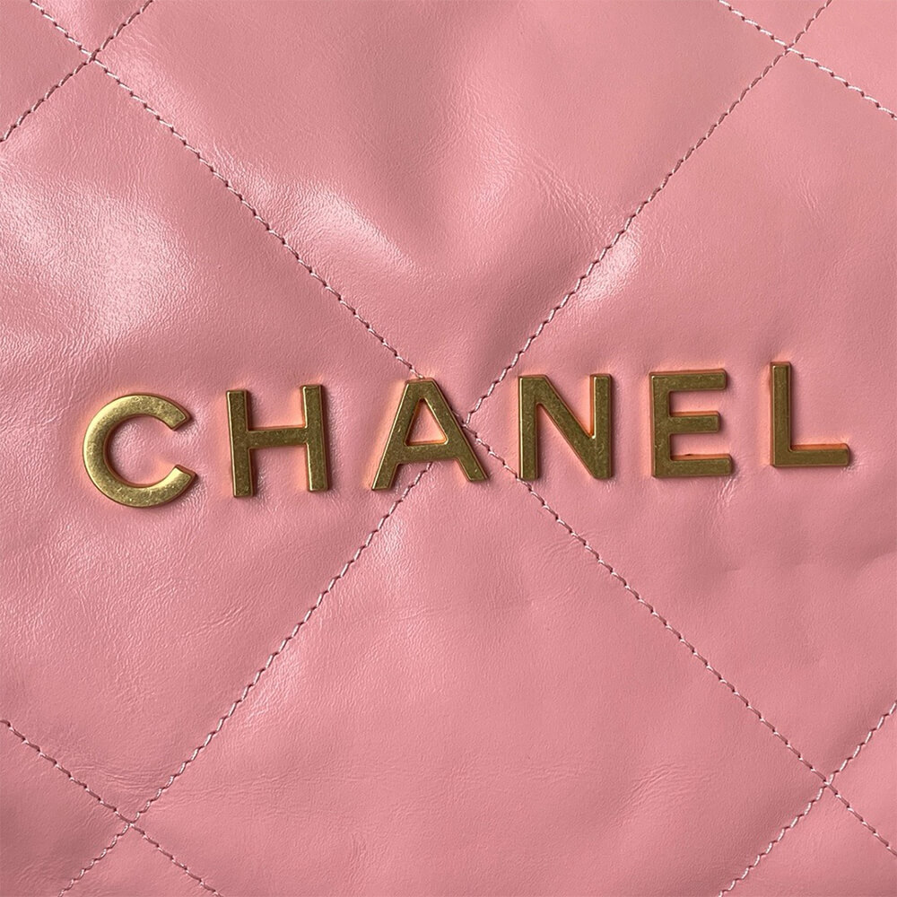 Ch**el 22 SMALL HANDBAG