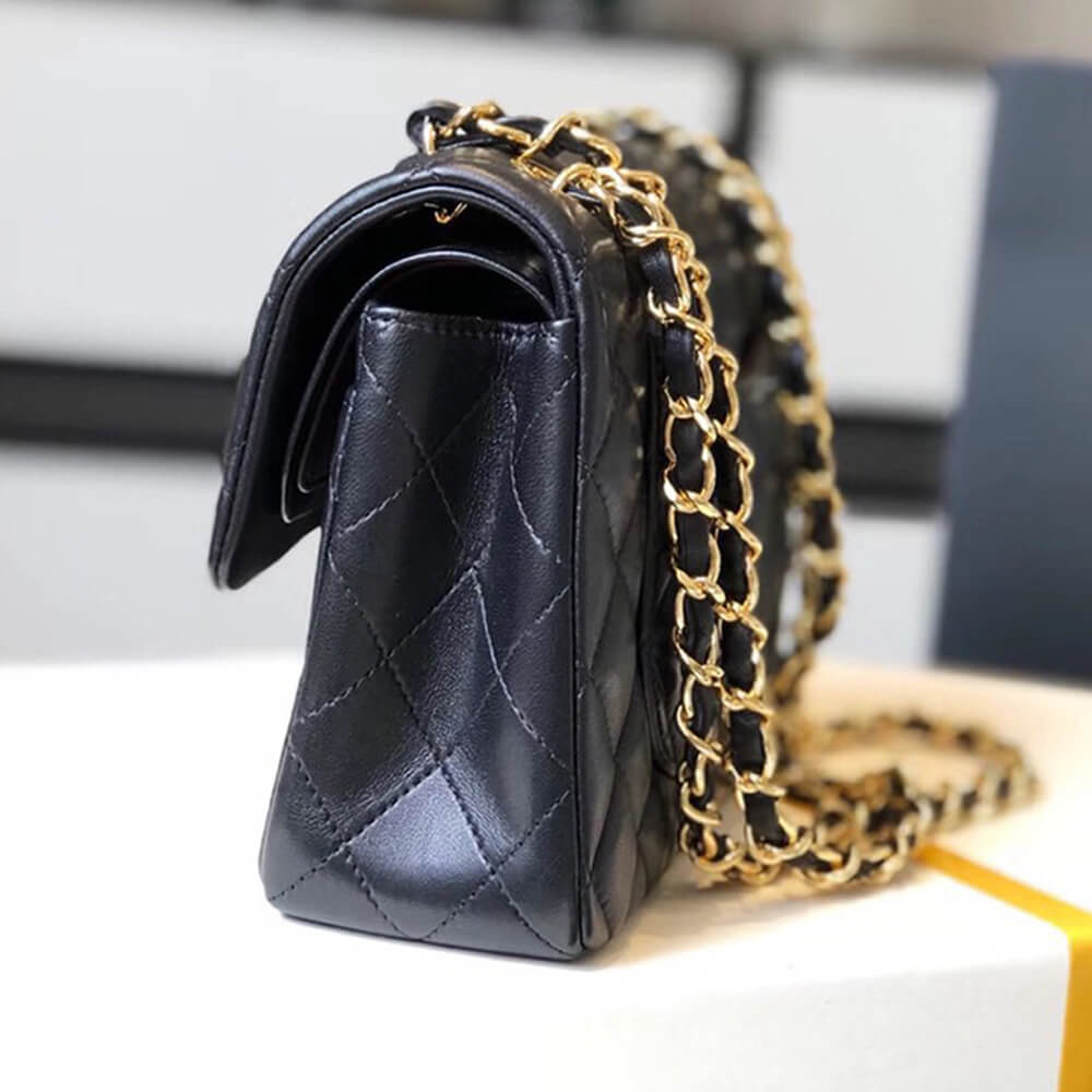 Ch**el SMALL CLASSIC HANDBAG