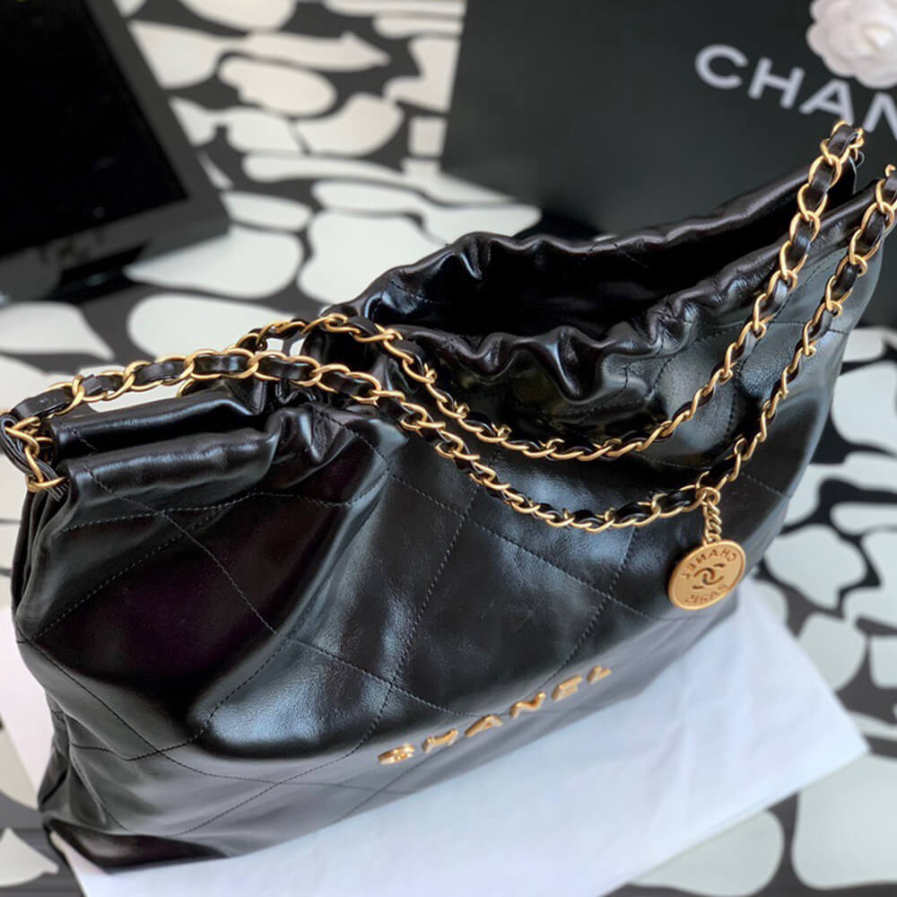 Ch**el 22 SMALL HANDBAG