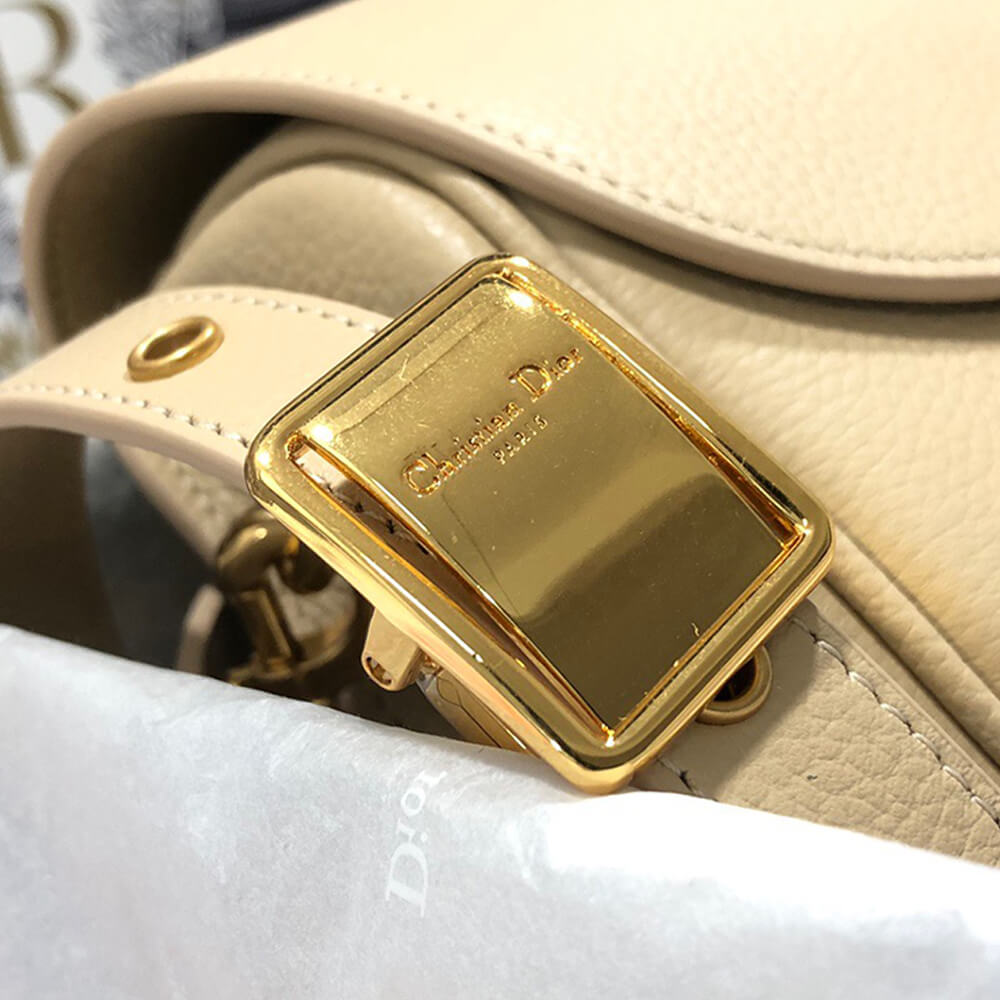MEDIUM D10r BOBBY BAG