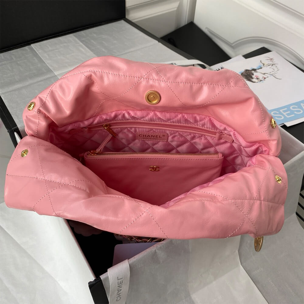 Ch**el 22 SMALL HANDBAG