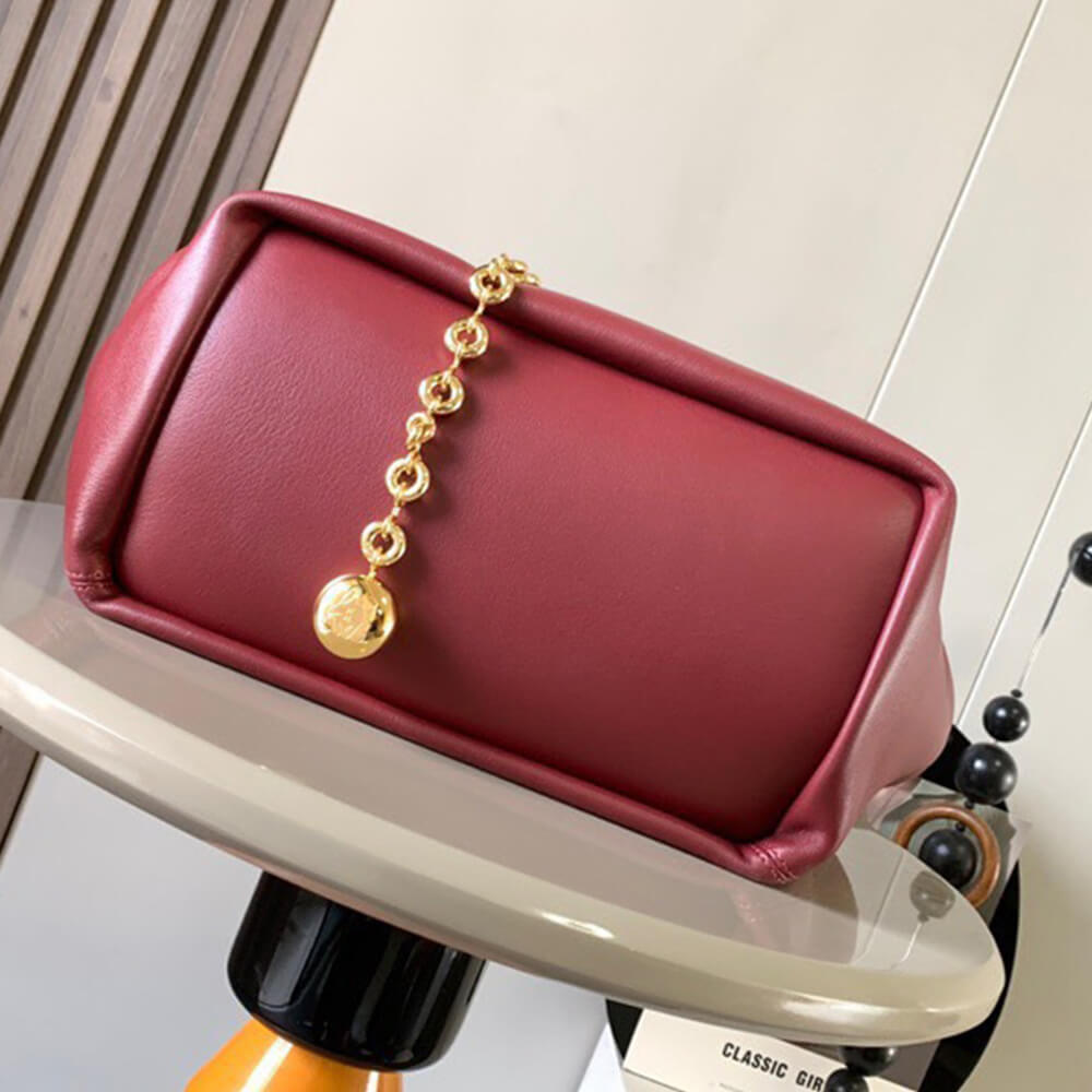 L0ew* Medium Squeeze bag in nappa lambskin