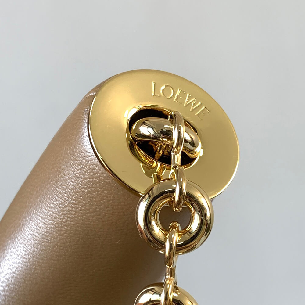 L0ew* Medium Squeeze bag in nappa lambskin