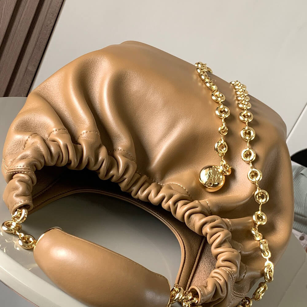 L0ew* Small Squeeze bag in nappa lambskin