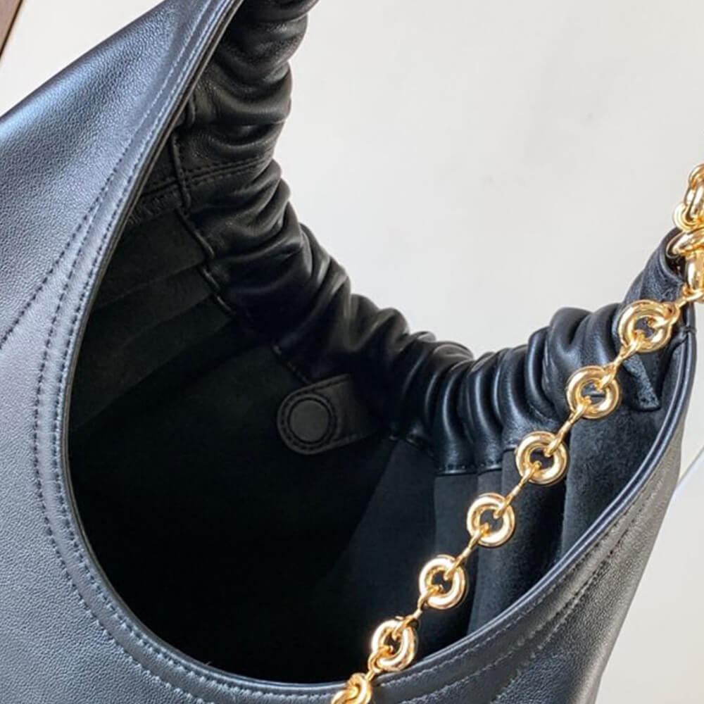 L0ew* Medium Squeeze bag in nappa lambskin
