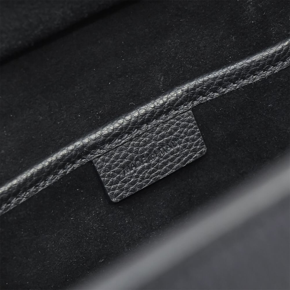 ce1i*e nano lU*gage bag in calfskin