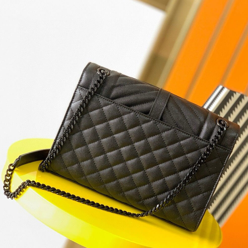 Y51 ENVELOPE MEDIUM IN QUILTED GRAIN DE POUDRE EMBOSSED LEATHER(HIGH-END GRADE)