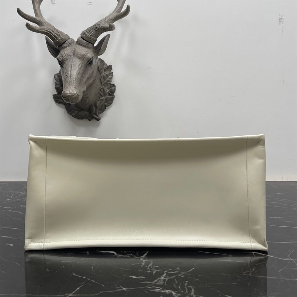 D10r Medium D10r Book Tote