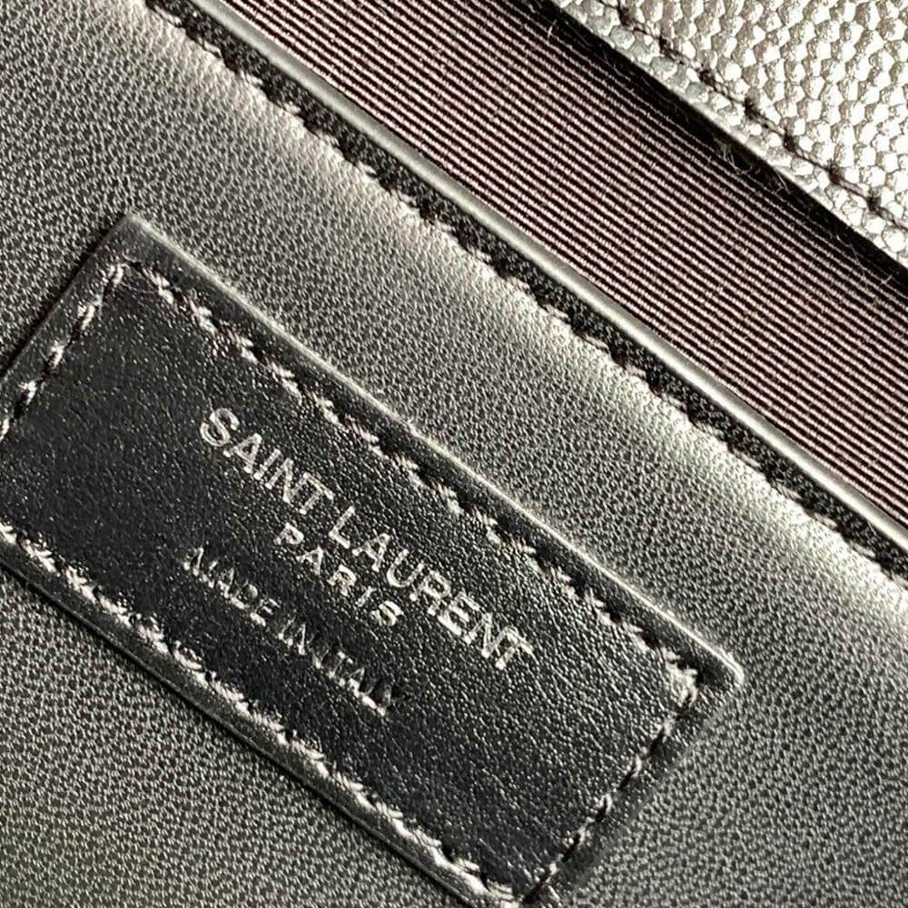 Y51 ENVELOPE MEDIUM IN QUILTED GRAIN DE POUDRE EMBOSSED LEATHER(HIGH-END GRADE)