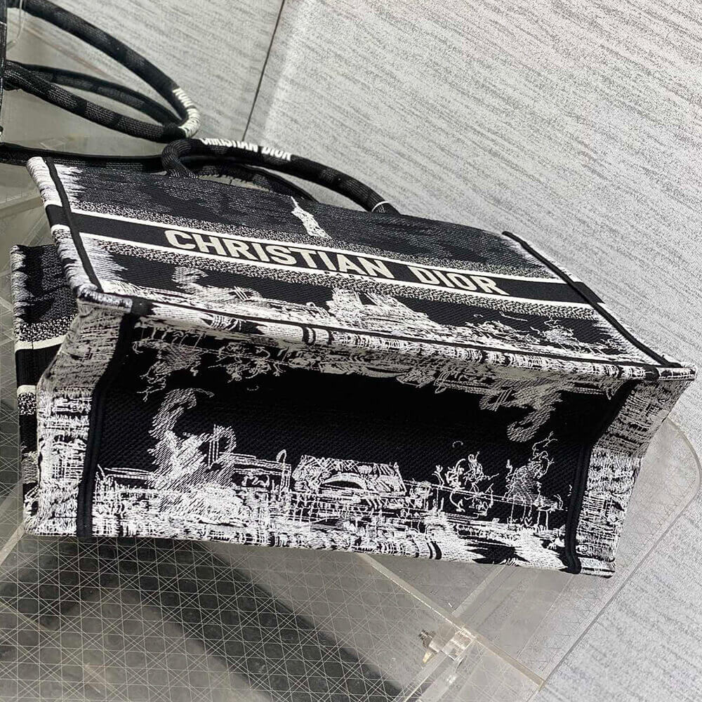 Medium D10r Book Tote