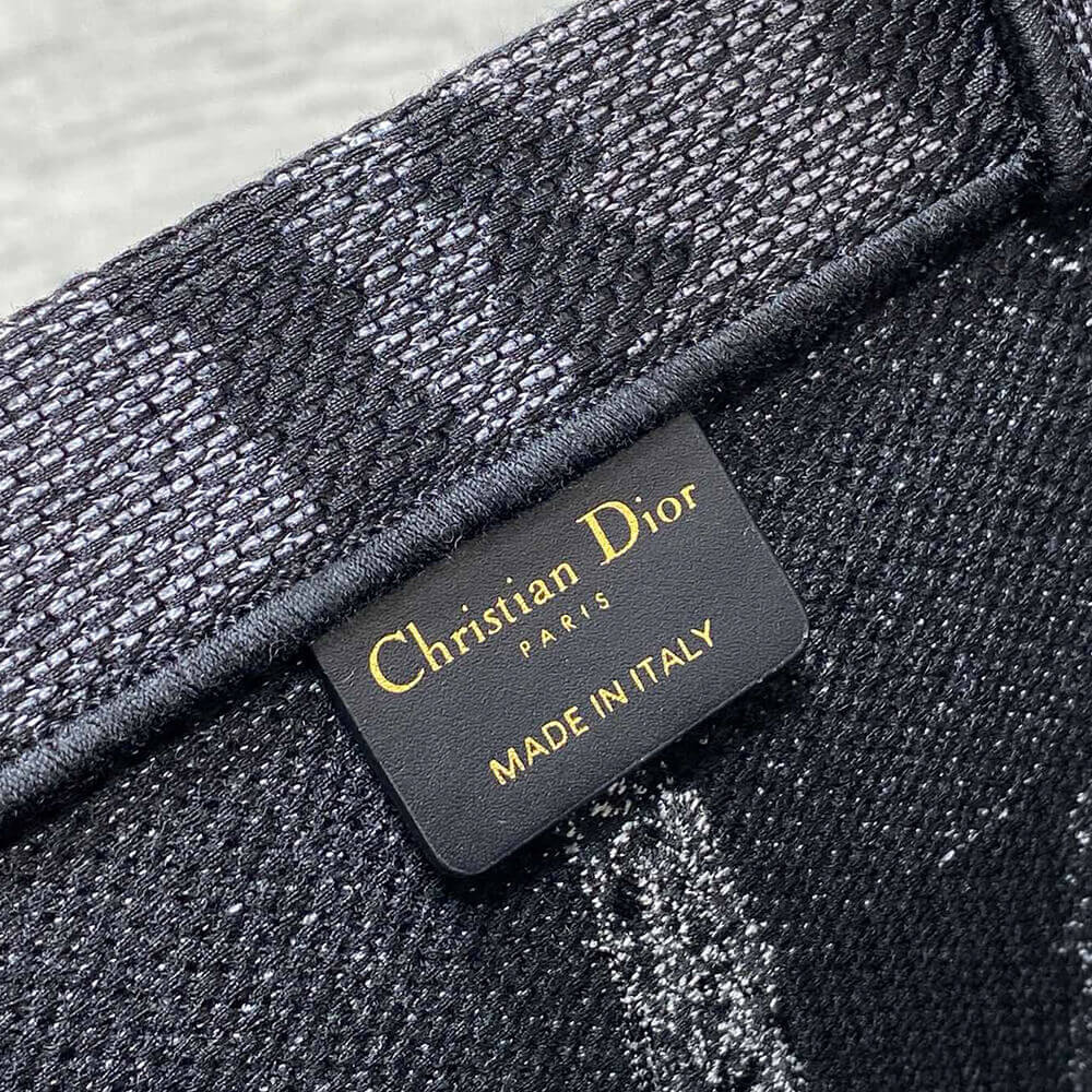 Medium D10r Book Tote