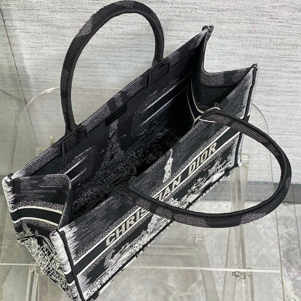Medium D10r Book Tote