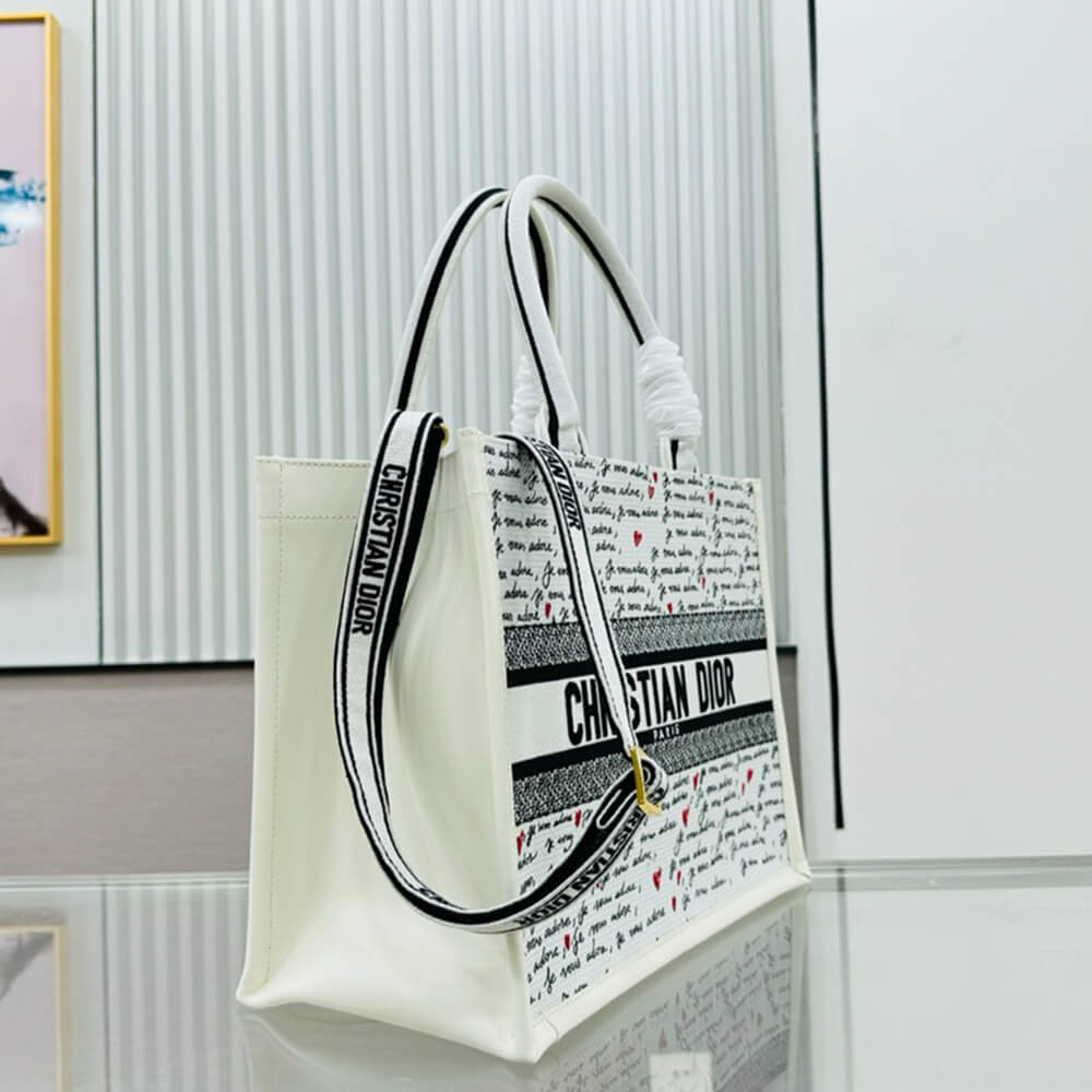 D10ramour Medium D10r Book Tote