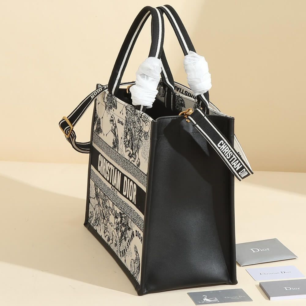 Medium D10r Book Tote