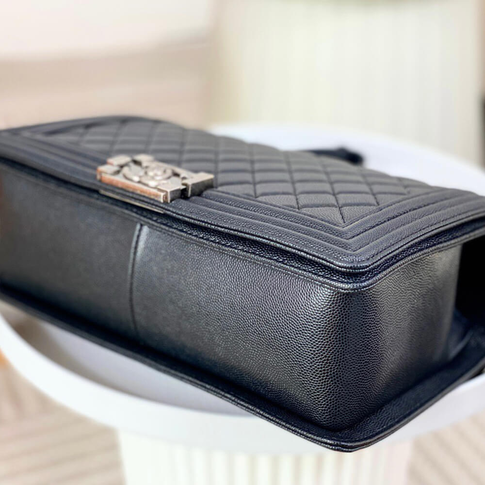 LARGE BOY Ch**el HANDBAG(HIGH-END GRADE)