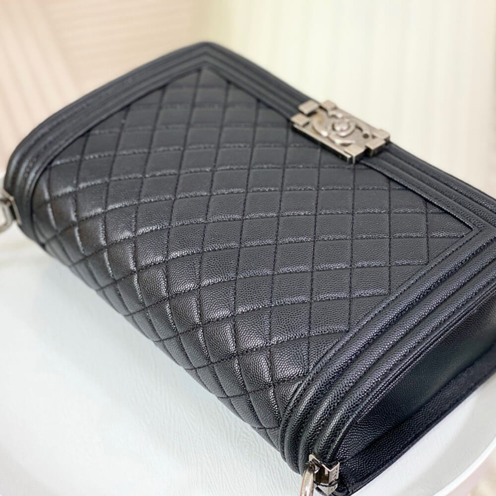 LARGE BOY Ch**el HANDBAG(HIGH-END GRADE)
