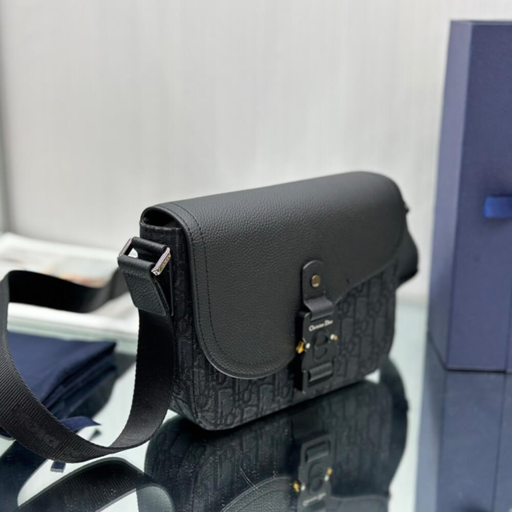D10r Small Saddle Messenger Bag with Flap(HIGH-END GRADE)