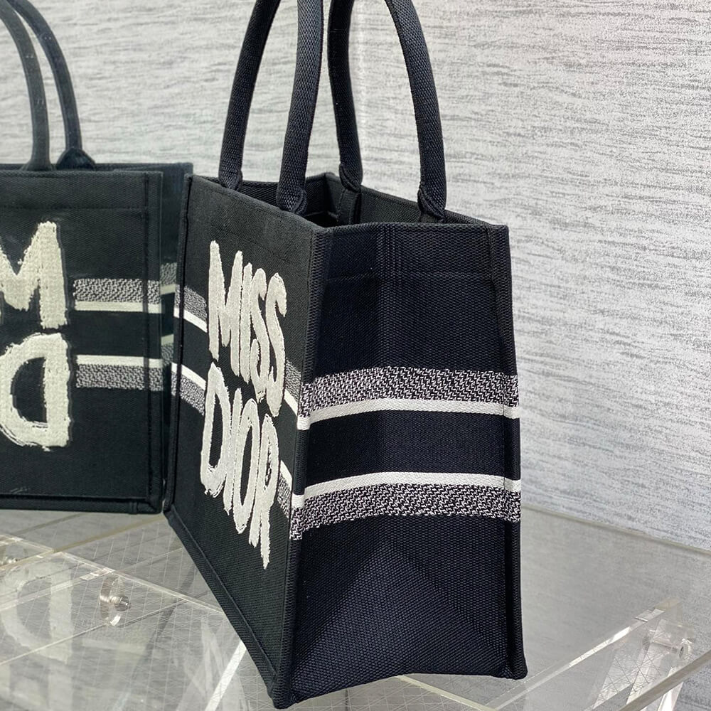 Medium D10r Book Tote