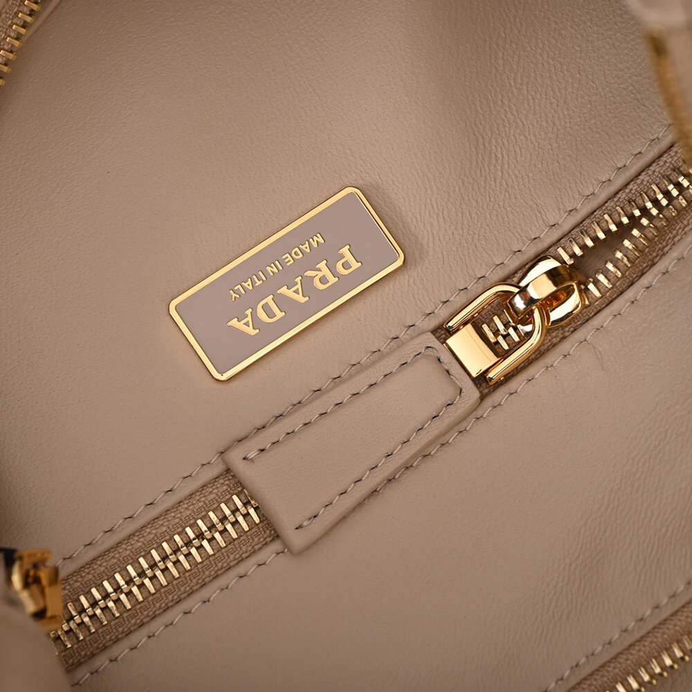Pra*a Aimee large leather shoulder bag