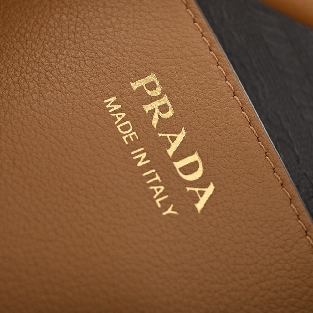 Pra*a Darling leather handbag