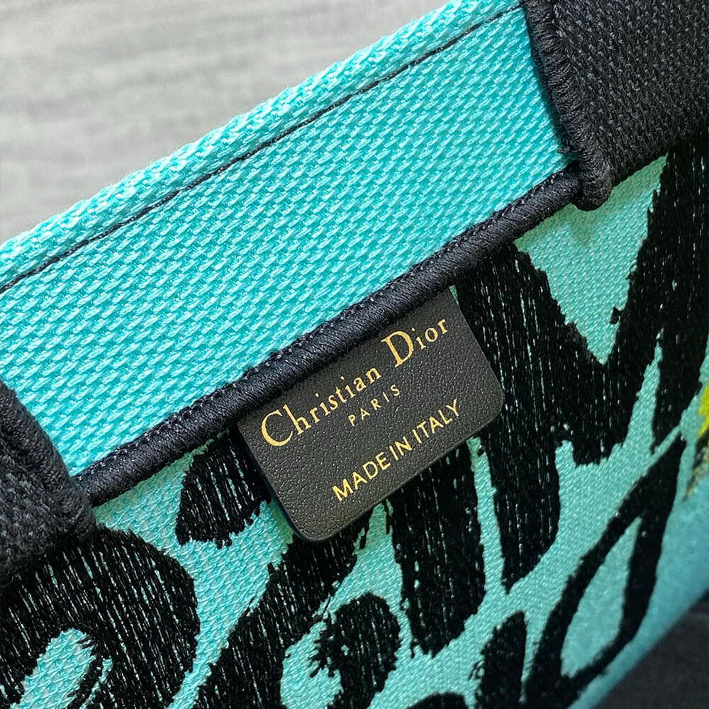 Small D10r Book Tote