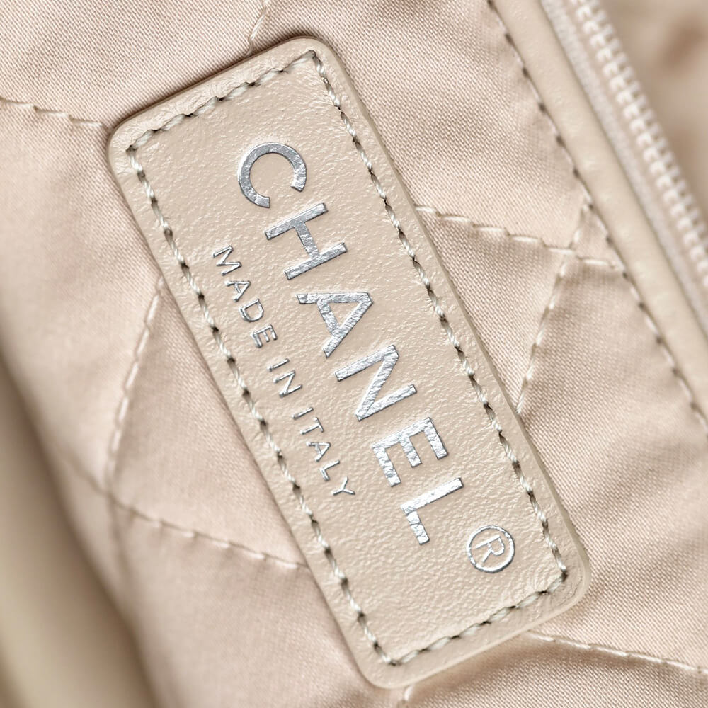 Ch**el 22 HANDBAG(high-end grade)