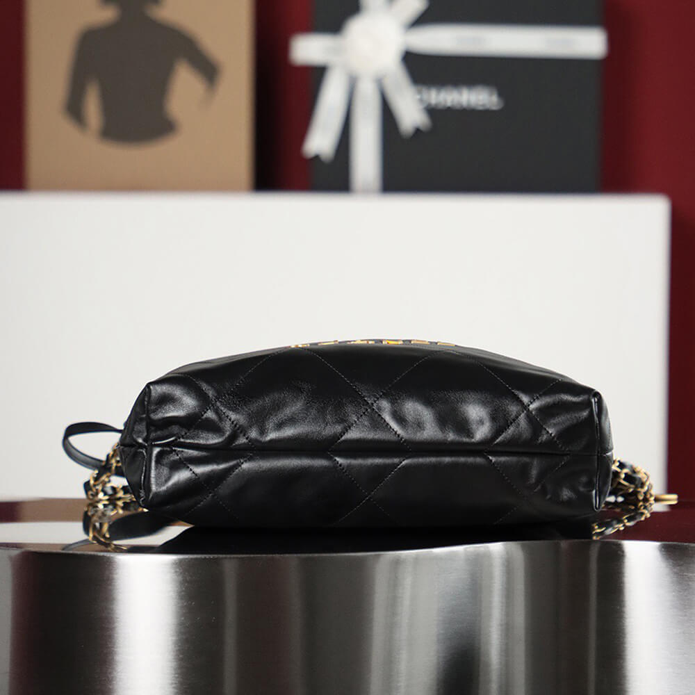 Ch**el 22 SMALL HANDBAG(Tax-Free Grade)