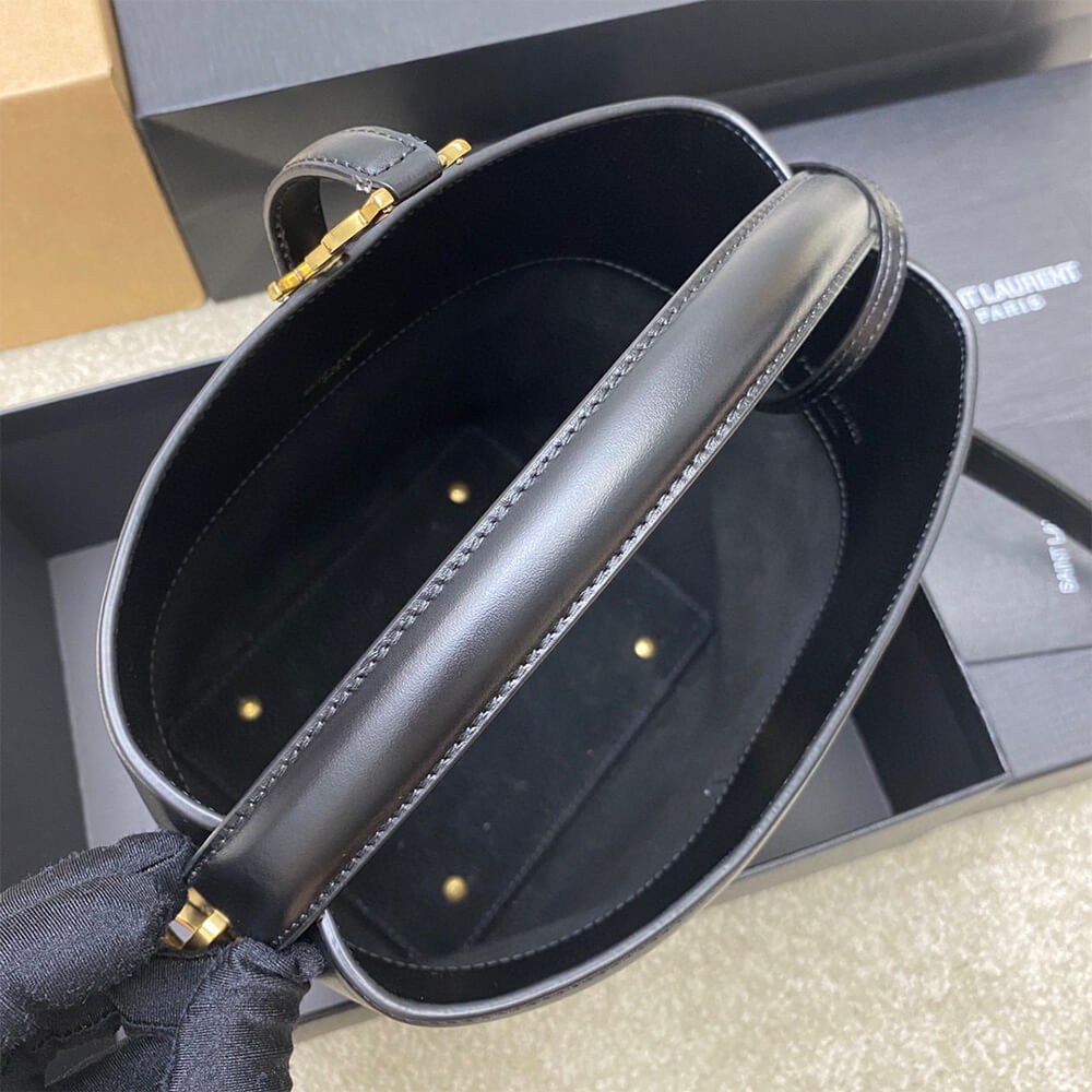 Y51 LE 37 small in shiny leather