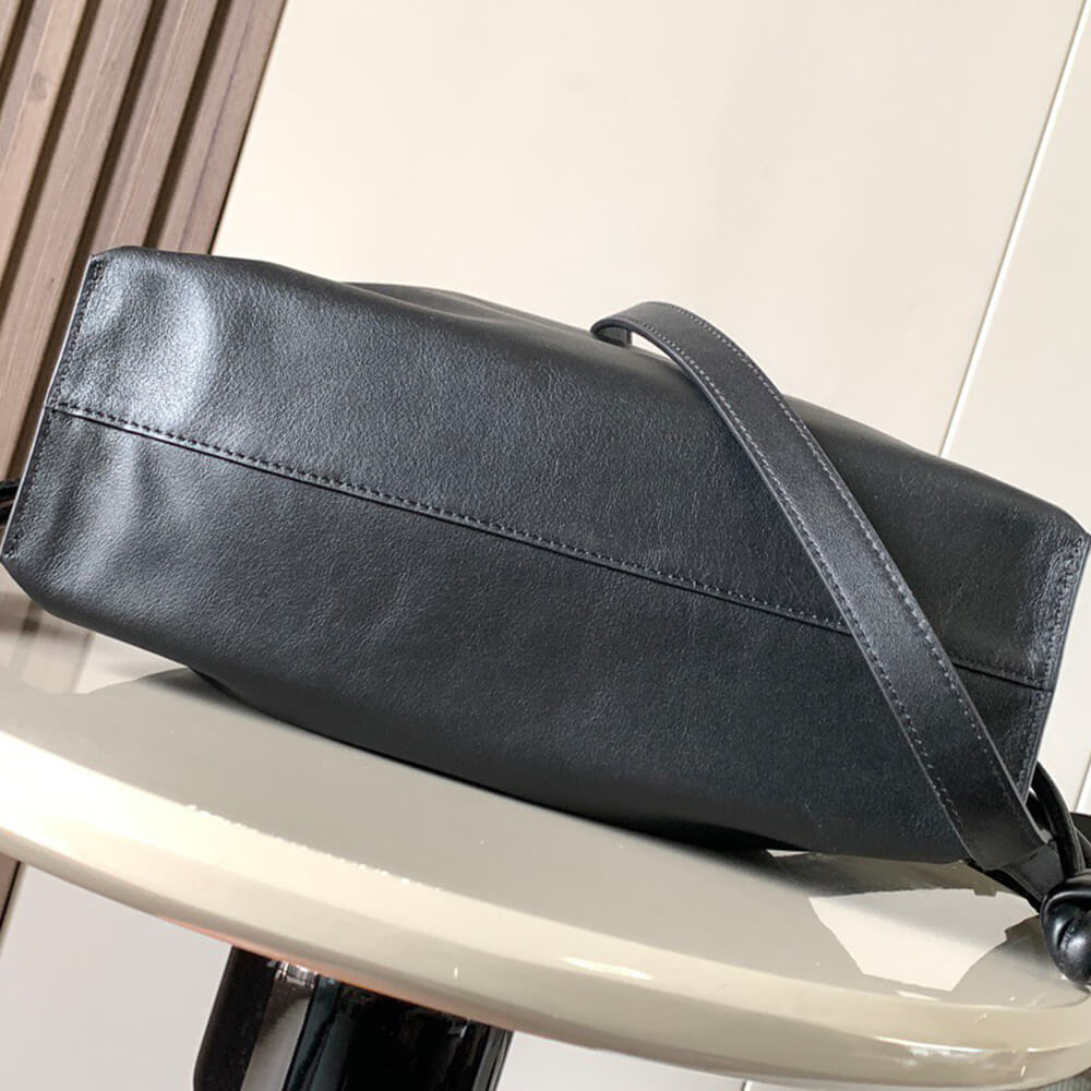 L0ew* Medium Flamenco clutch in nappa calfskin(HIGH-END GRADE)
