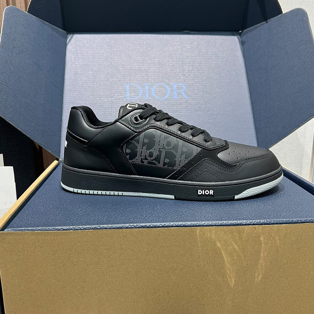 D10r B27 Low-Top Sneaker