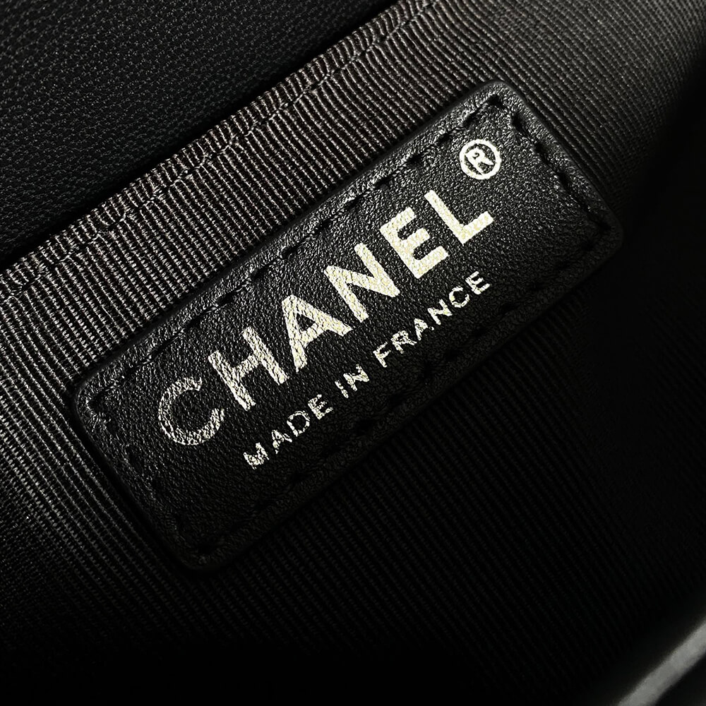 BOY Ch**el HANDBAG(TAX-FREE GRADE)