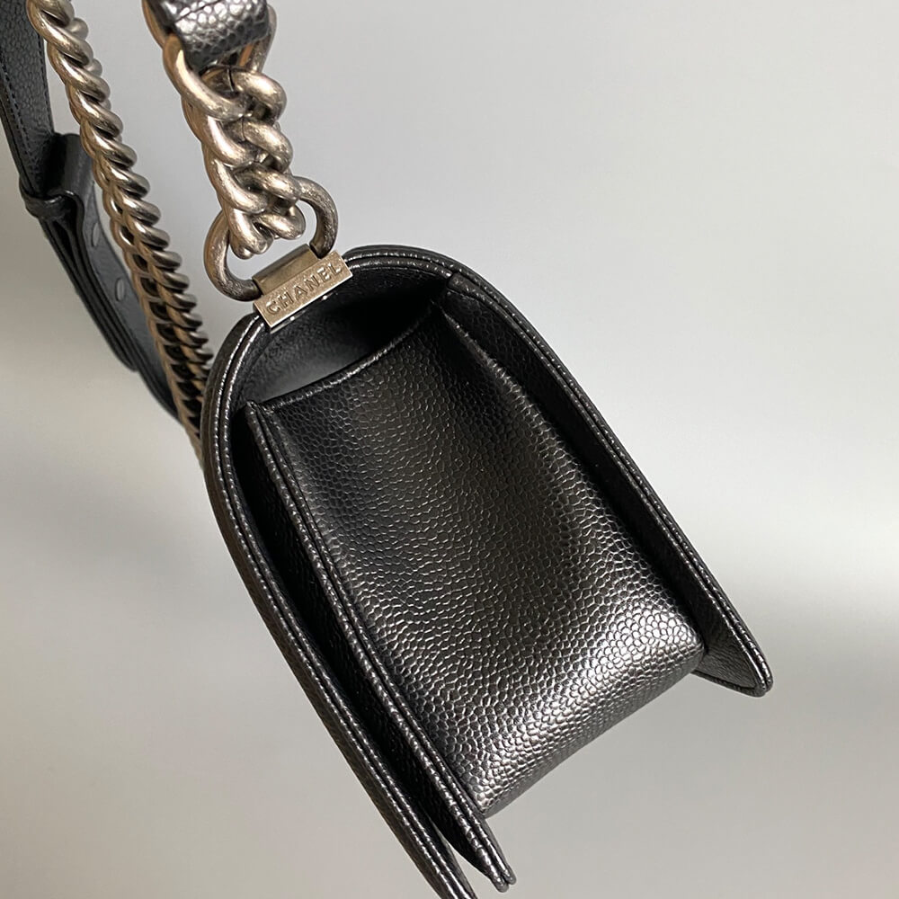 BOY Ch**el HANDBAG(TAX-FREE GRADE)