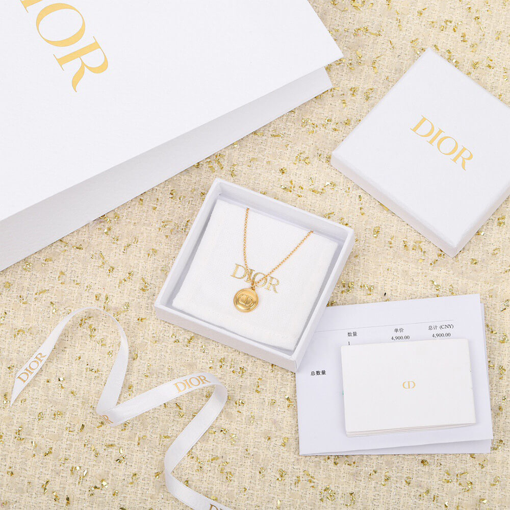 D10r NECKLACE