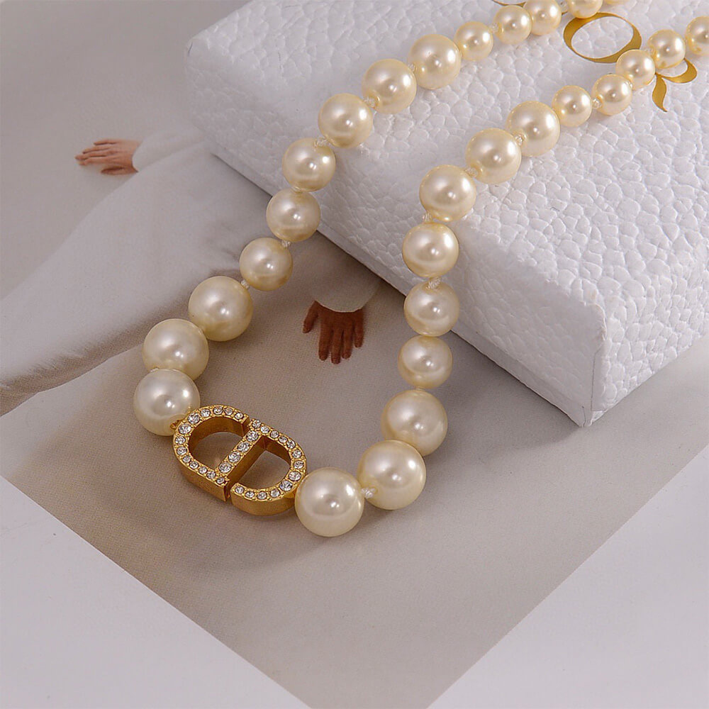D10r PEARL NECKLACE