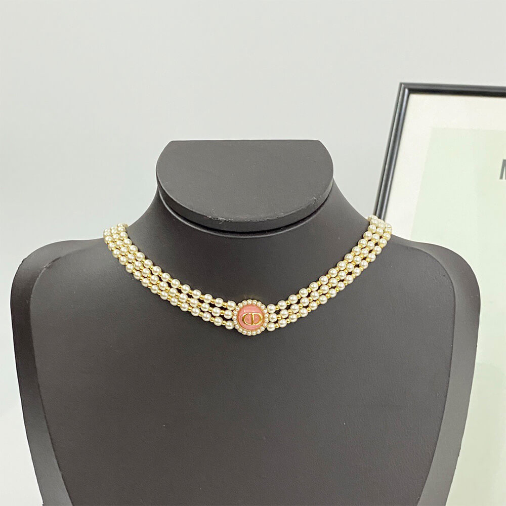 D10r PEARL NECKLACE
