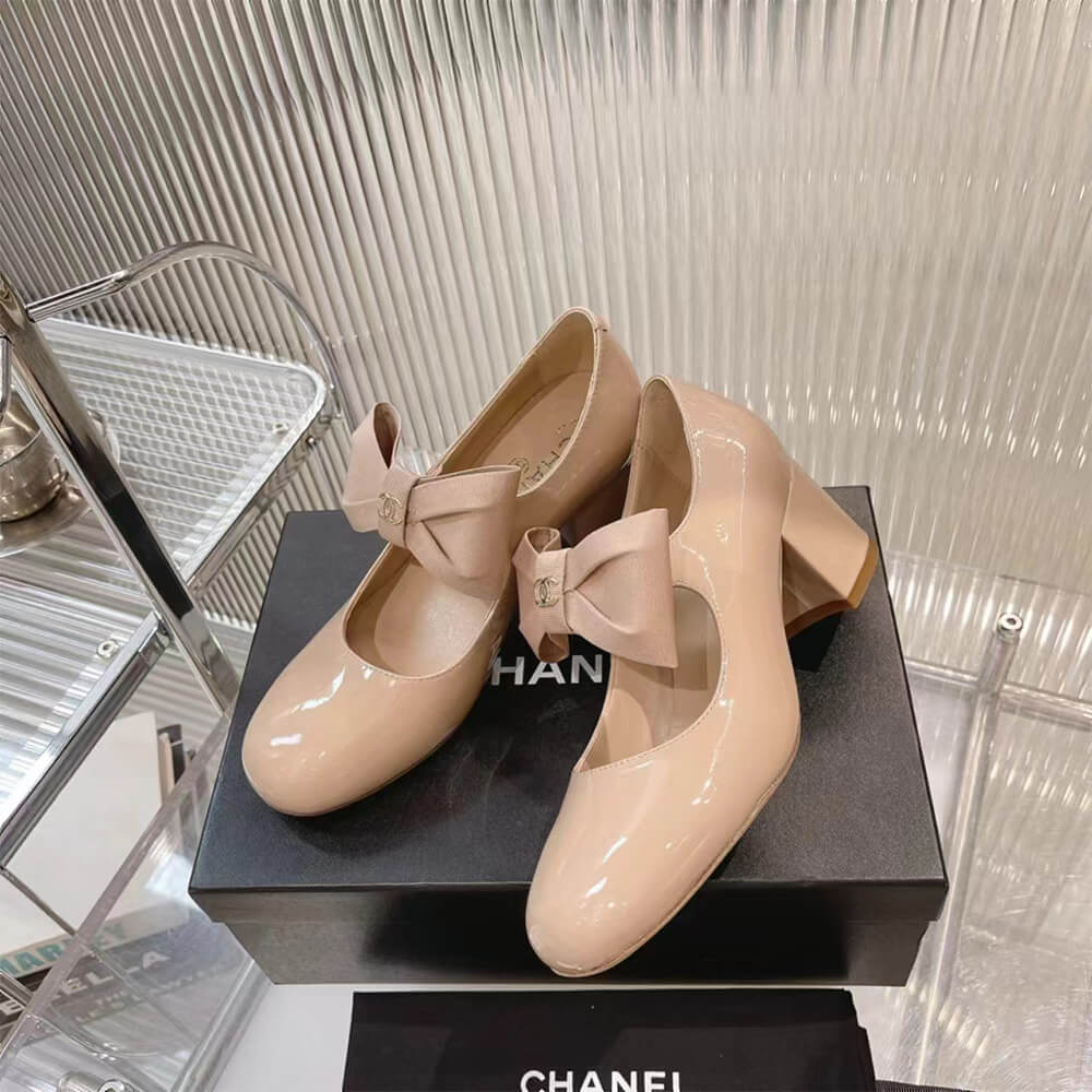 Ch**el Pumps
