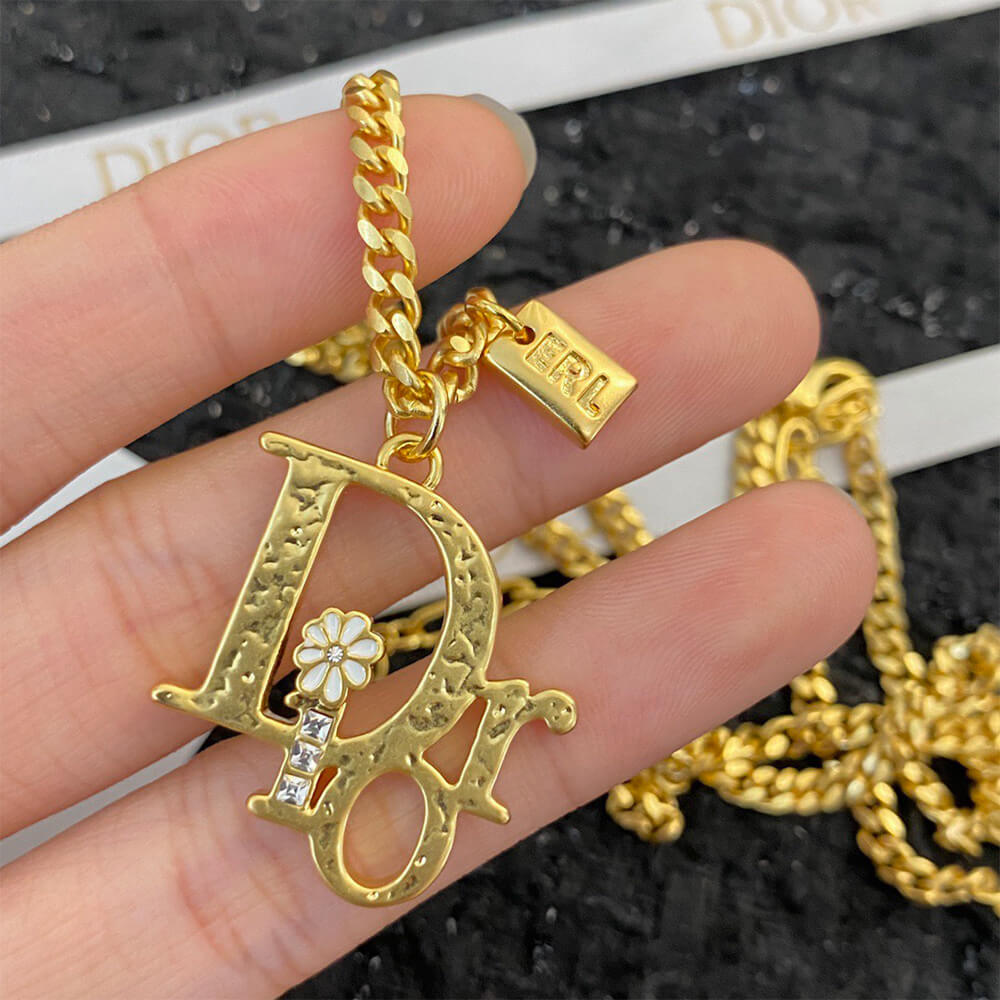 D10r NECKLACE