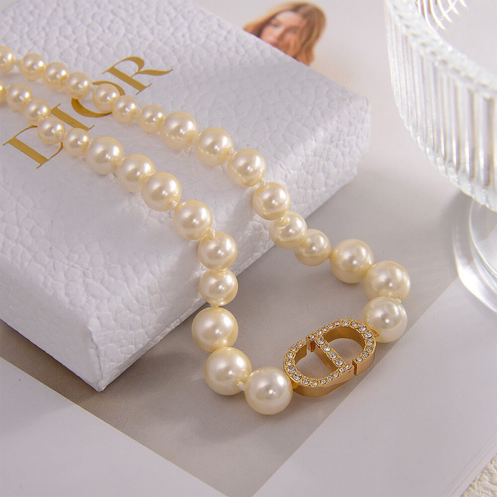 D10r PEARL NECKLACE