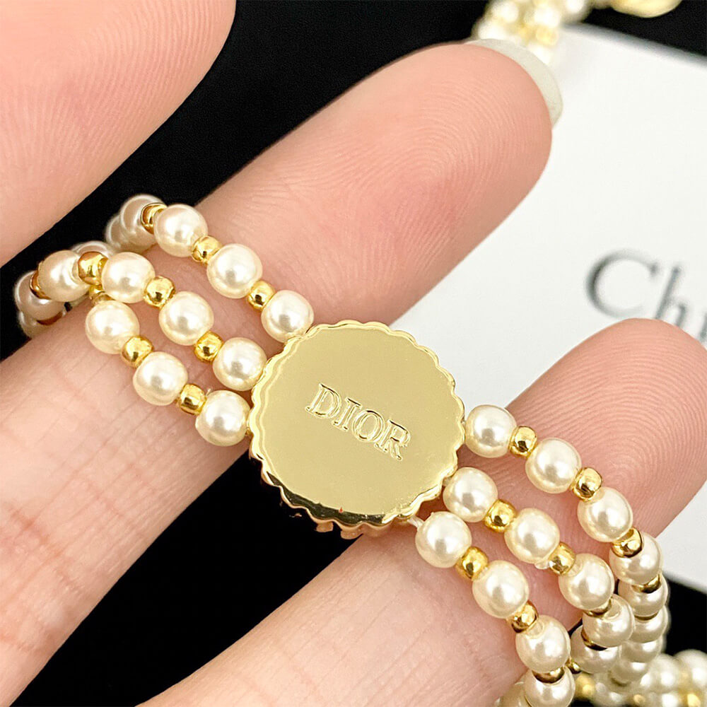 D10r PEARL NECKLACE