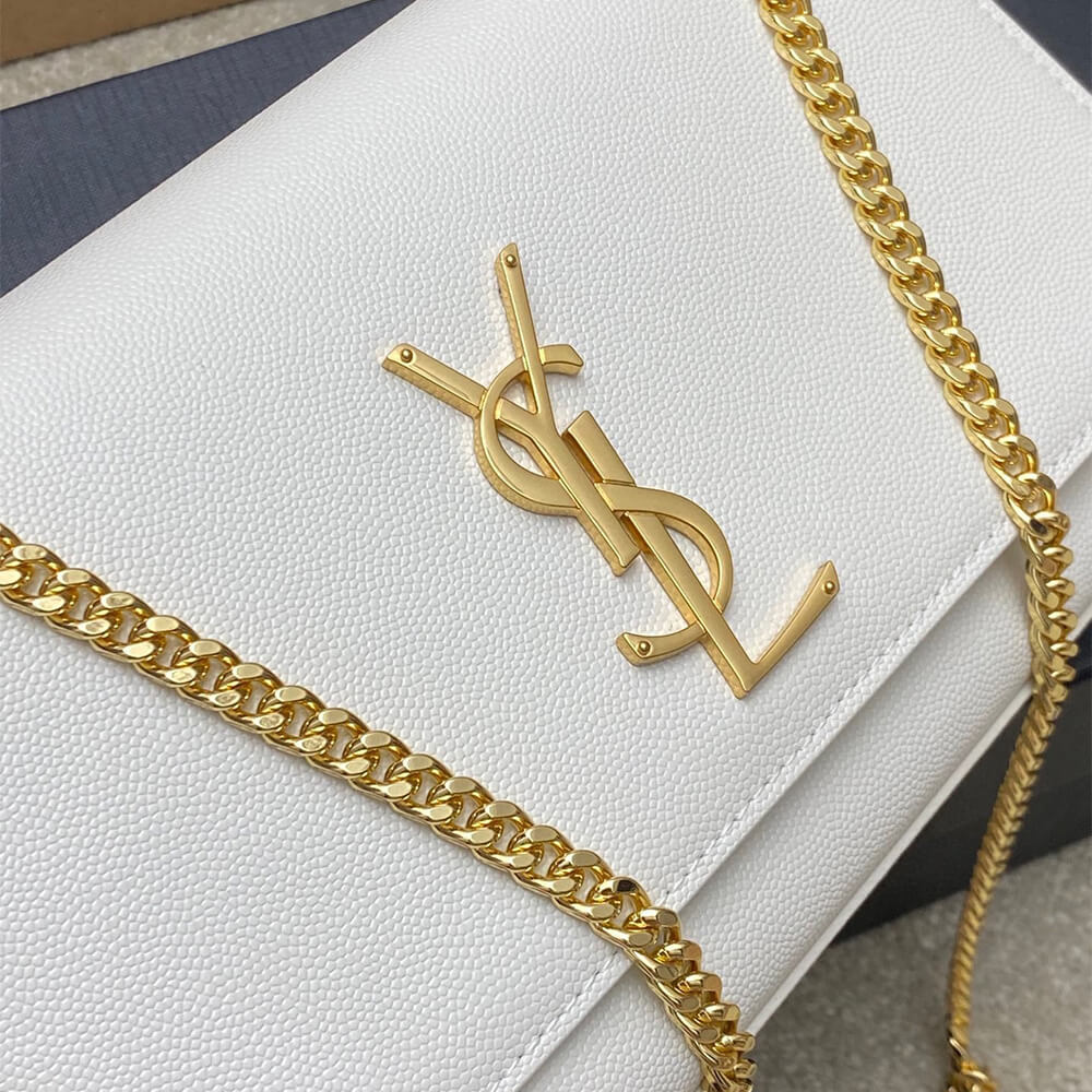 Y51 kate medium in grain de poudre embossed leather