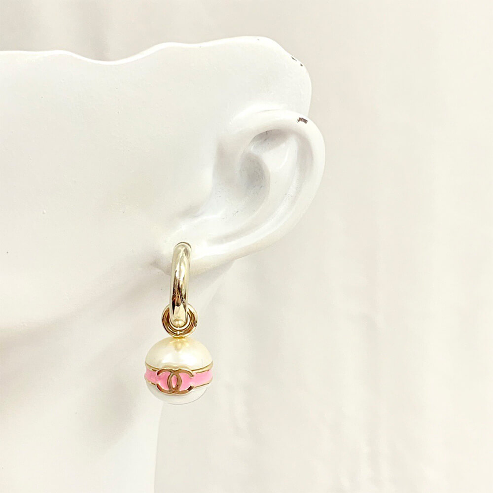 Ch**el PEARL EARRINGS