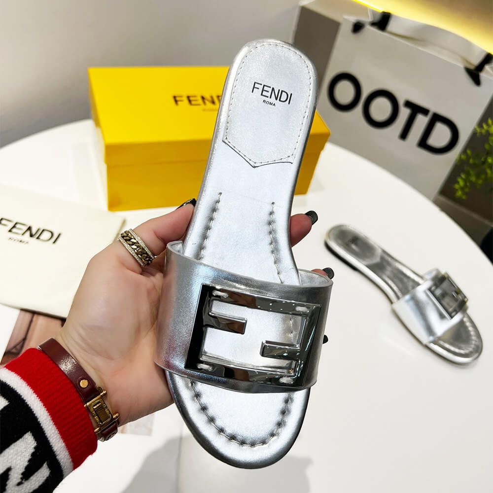 F**di Baguette Slides