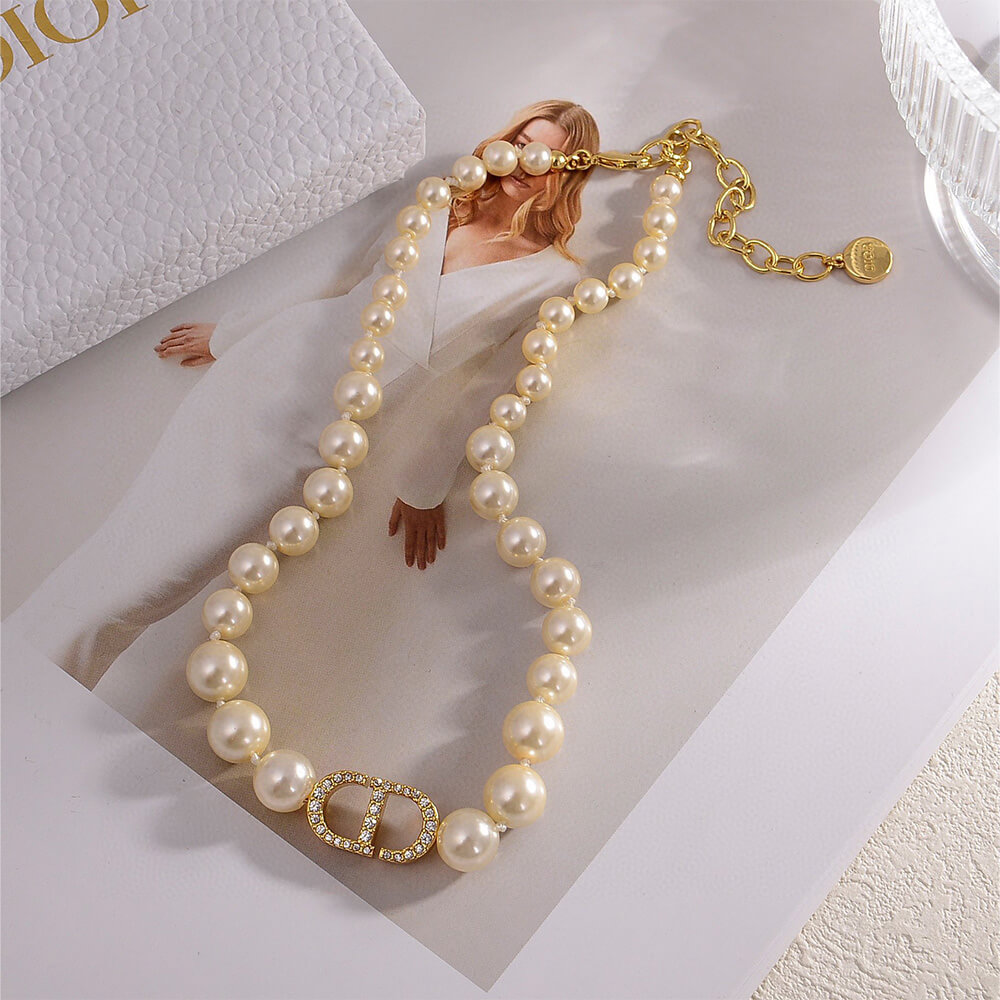 D10r PEARL NECKLACE